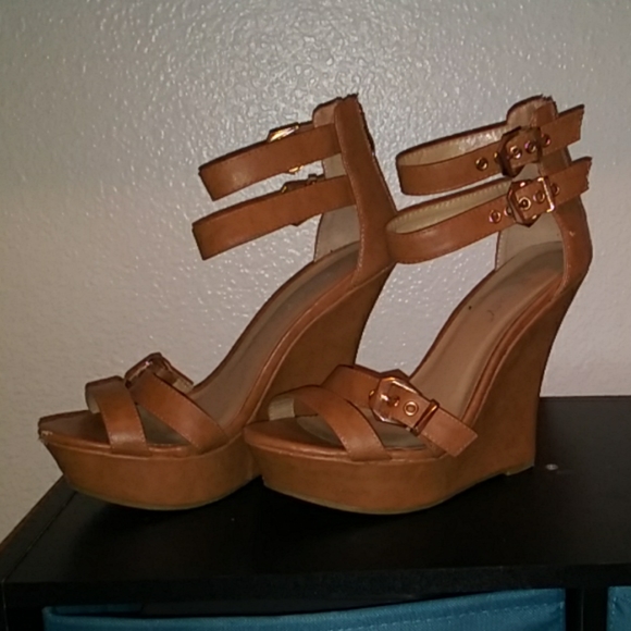 Heels - Picture 2 of 3